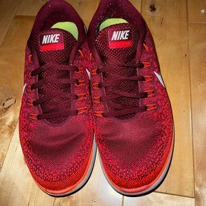 Nike free distance running sneaker